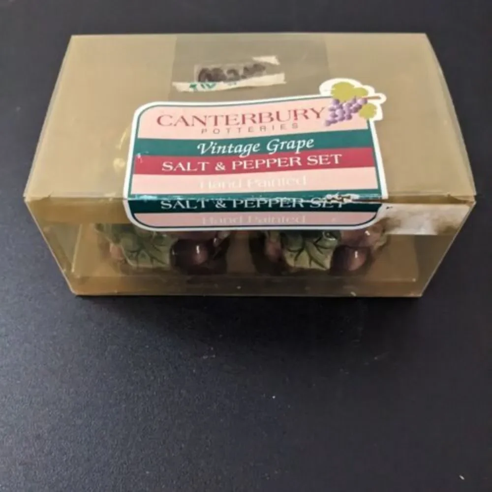 Canterbury Potteries Vintage Grape Salt And Pepper Shaker Set IOB Distressed Box